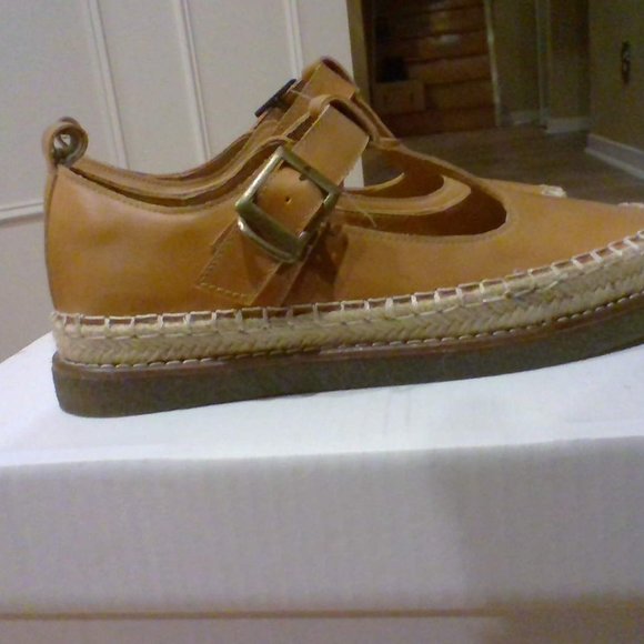 Brand new shoes - Picture 7 of 8